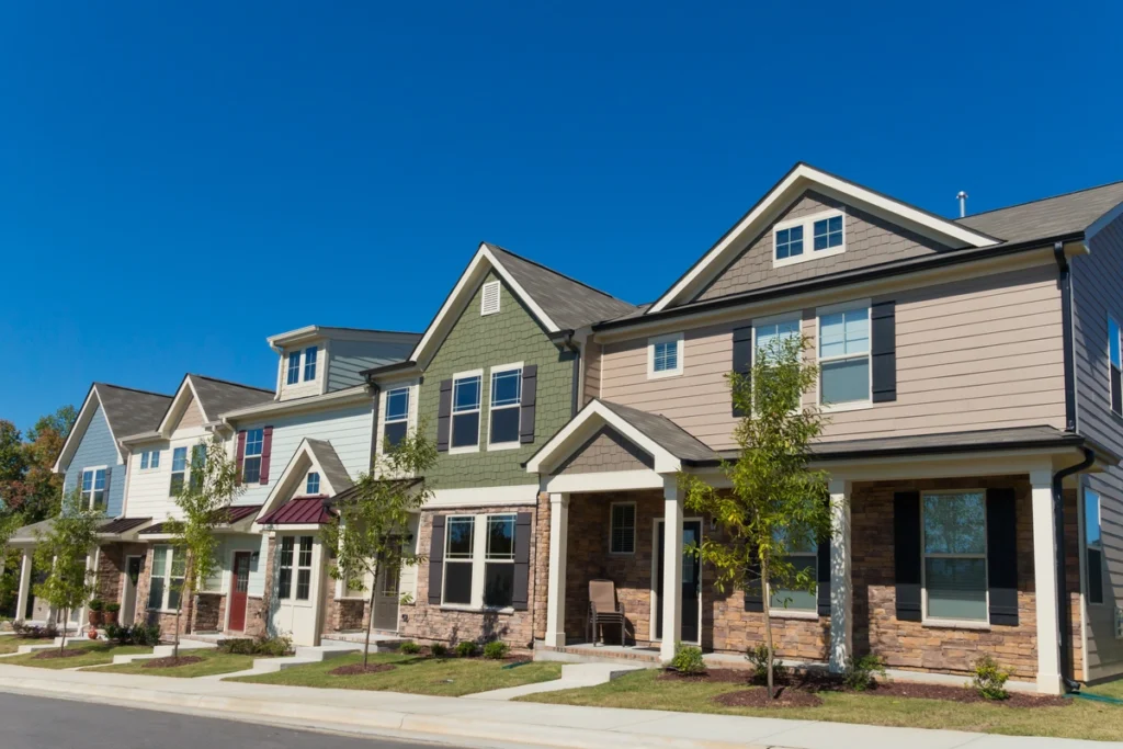 townhouses with different color vinyl sidings